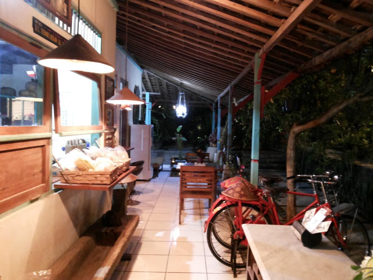 Hotel Puri Brata Parangtritis Exterior foto